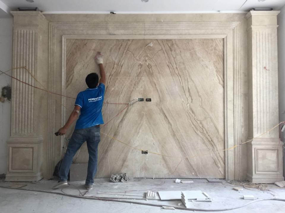 Thi công đá ốp tường cao cấp cho phòng khách nhà biệt thự Tổng hợp các mẫu thiết kế đá ốp tường phòng khách cao cấp