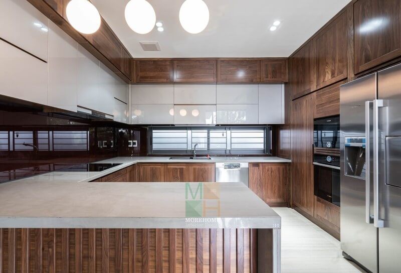 Morehome thi công hoàn thiện nội thất phòng bếp cho biệt thự hiện đại tại Hà Tĩnh. Quý khách có nhu cầu thi công nội thất trọn gói biệt thự tại Hà Tĩnh, vui lòng liên hệ Morehome để được hỗ trợ tư vấn và báo giá.